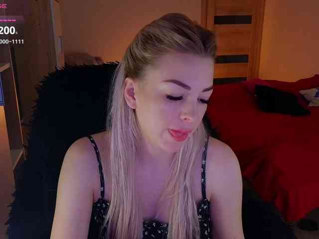 MilanaOmgReal webcam