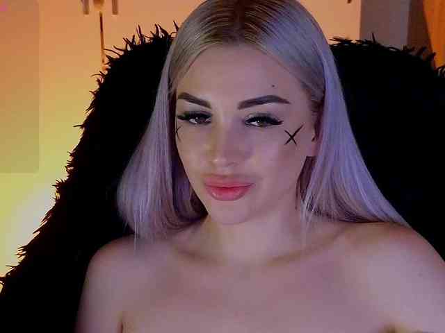 MilanaOmgReal webcam