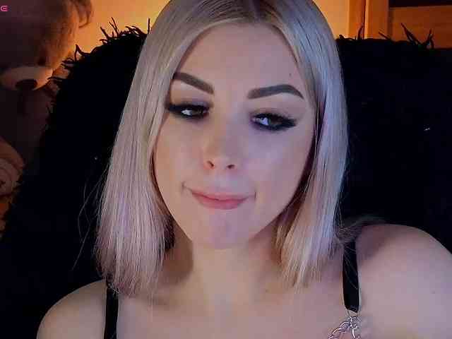 MilanaOmgReal webcam