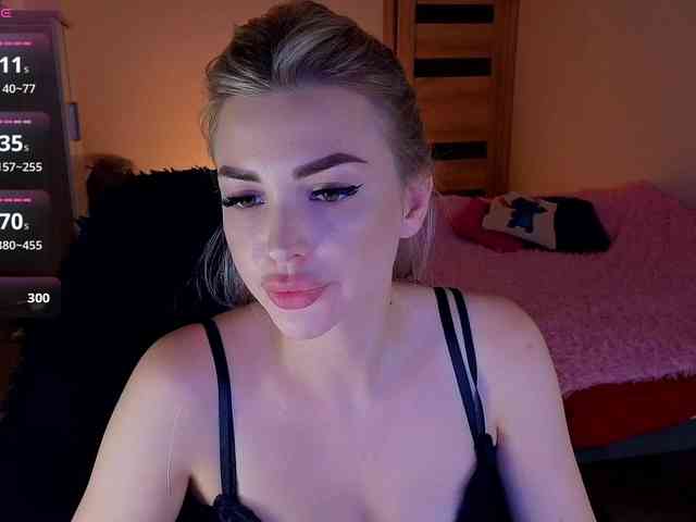 MilanaOmgReal webcam
