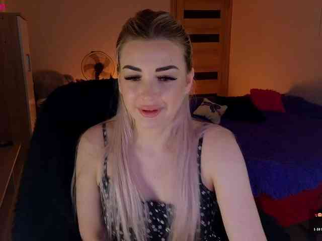 MilanaOmgReal webcam