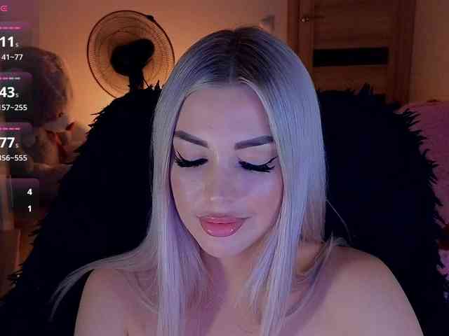 MilanaOmgReal webcam
