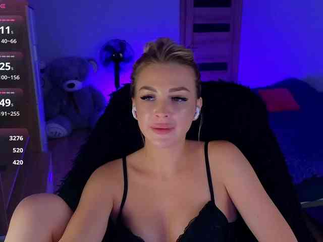 MilanaOmgReal webcam