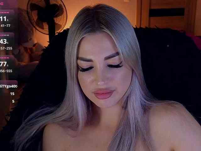 MilanaOmgReal webcam
