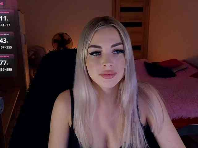 MilanaOmgReal webcam