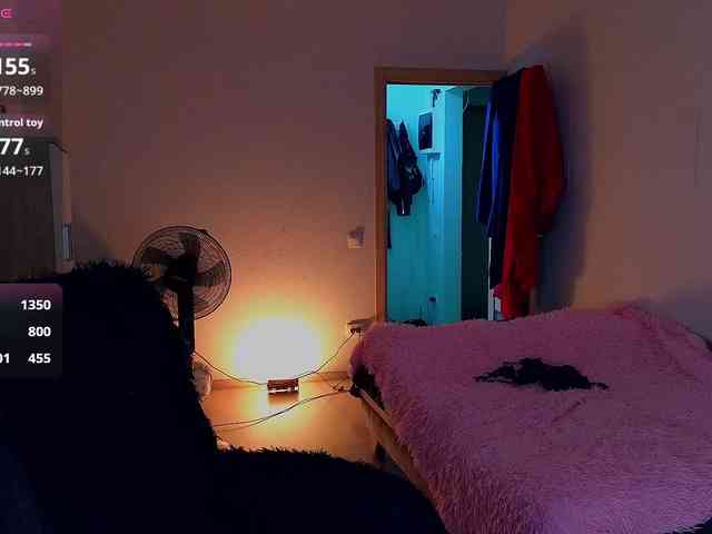 MilanaOmgReal webcam