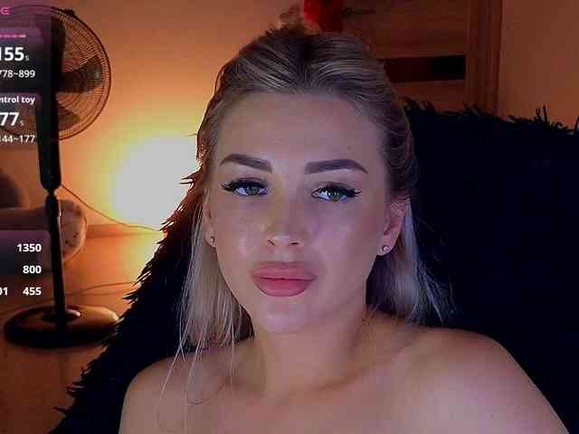 MilanaOmgReal webcam