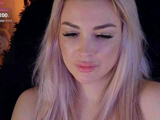 MilanaOmgReal webcam