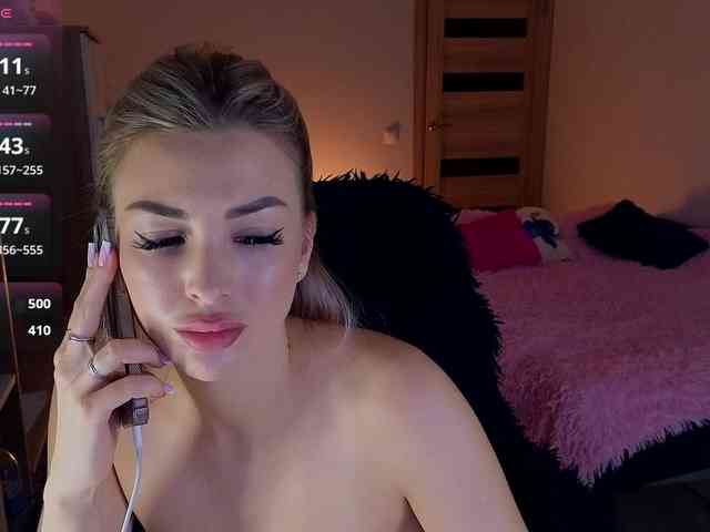 MilanaOmgReal webcam