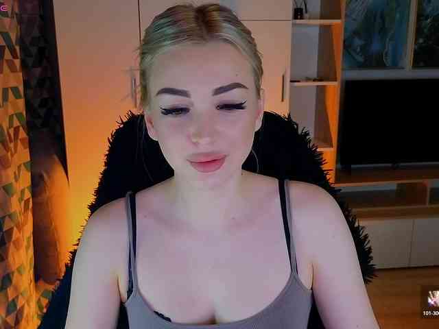 MilanaOmgReal webcam