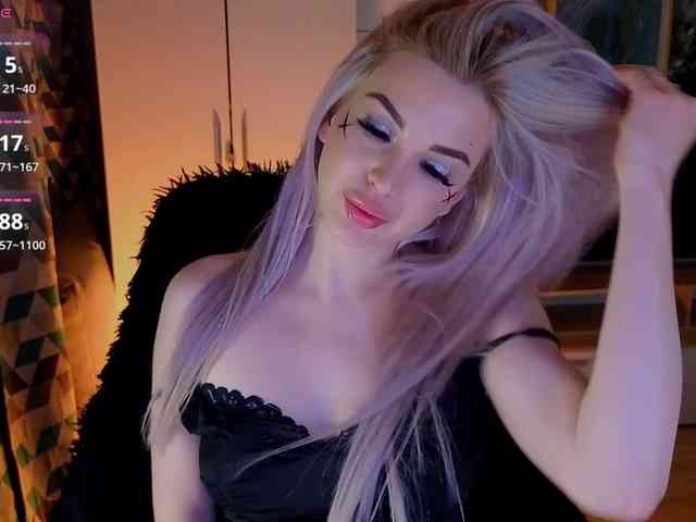 MilanaOmgReal webcam