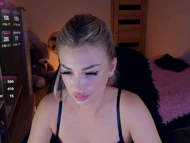 MilanaOmgReal webcam