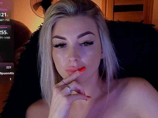 MilanaOmgReal webcam