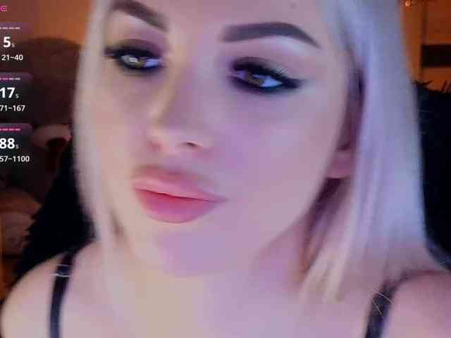 MilanaOmgReal webcam