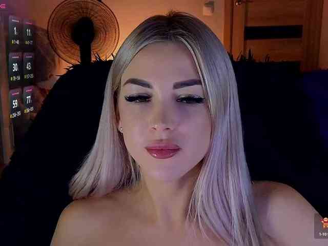 MilanaOmgReal webcam