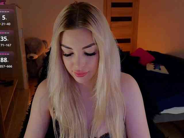 MilanaOmgReal webcam