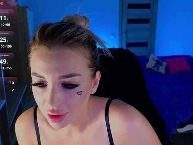 MilanaOmgReal webcam