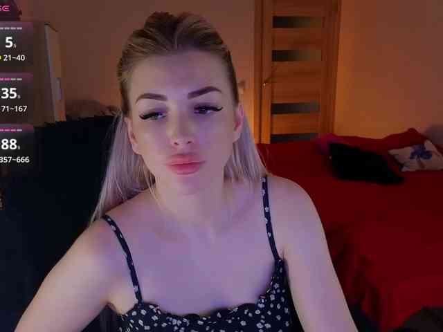 MilanaOmgReal webcam