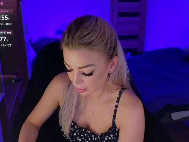 MilanaOmgReal webcam
