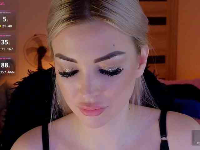 MilanaOmgReal webcam