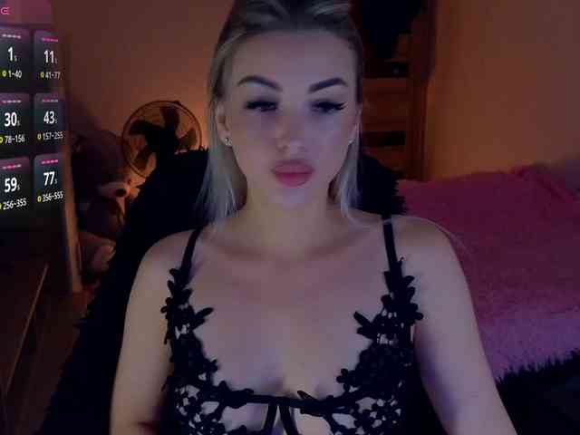 MilanaOmgReal webcam