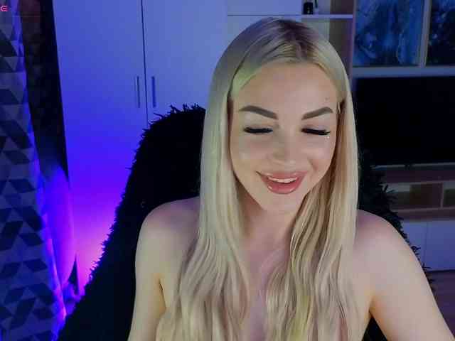 MilanaOmgReal webcam