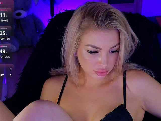MilanaOmgReal webcam