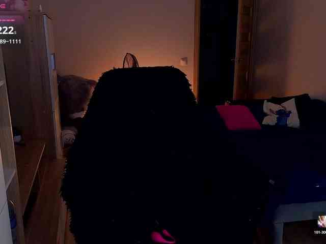 MilanaOmgReal webcam