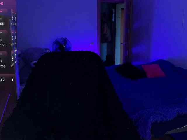 MilanaOmgReal webcam