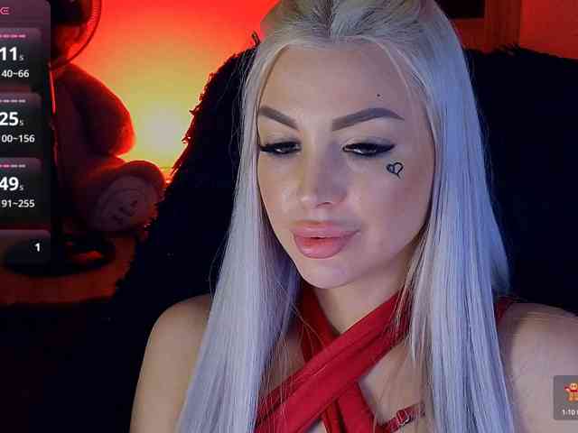 MilanaOmgReal webcam