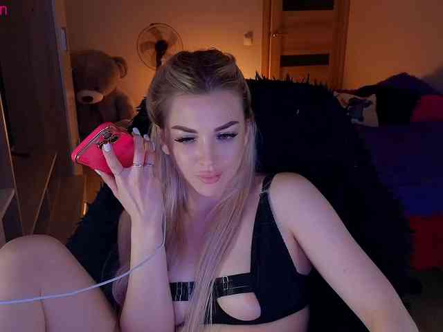 MilanaOmgReal Live Webcam on BongaCams
