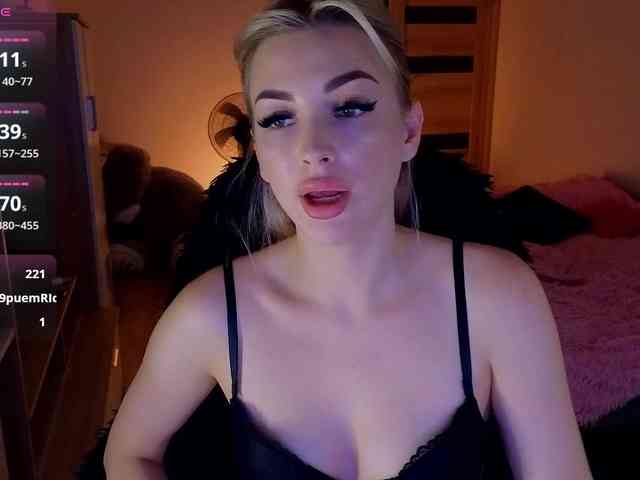 MilanaOmgReal webcam