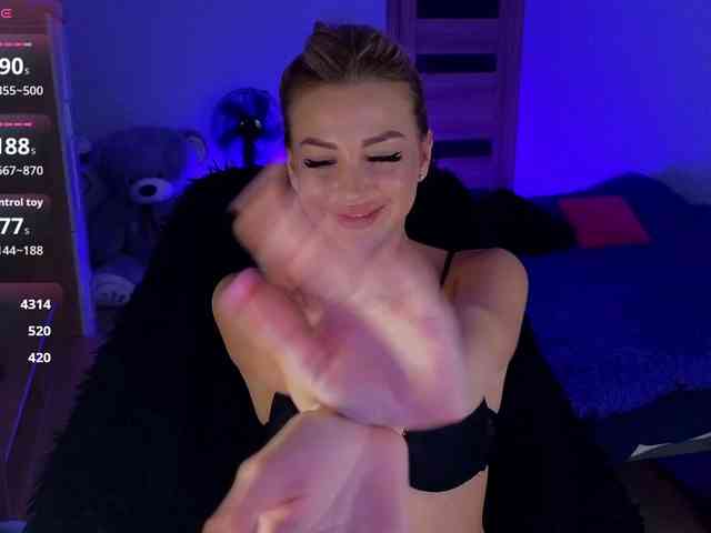 MilanaOmgReal webcam