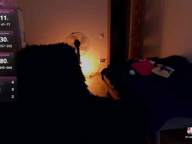 MilanaOmgReal webcam