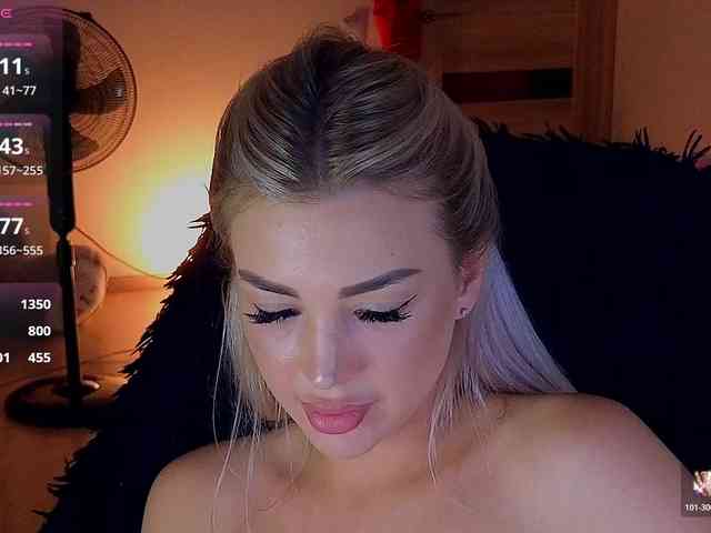 MilanaOmgReal webcam