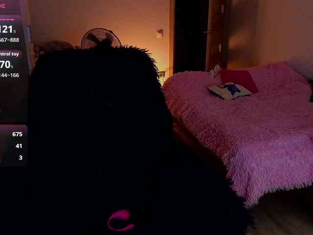 MilanaOmgReal webcam