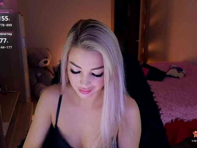 MilanaOmgReal webcam