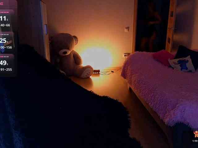 MilanaOmgReal webcam