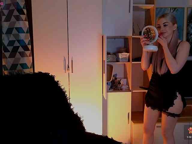 MilanaOmgReal webcam