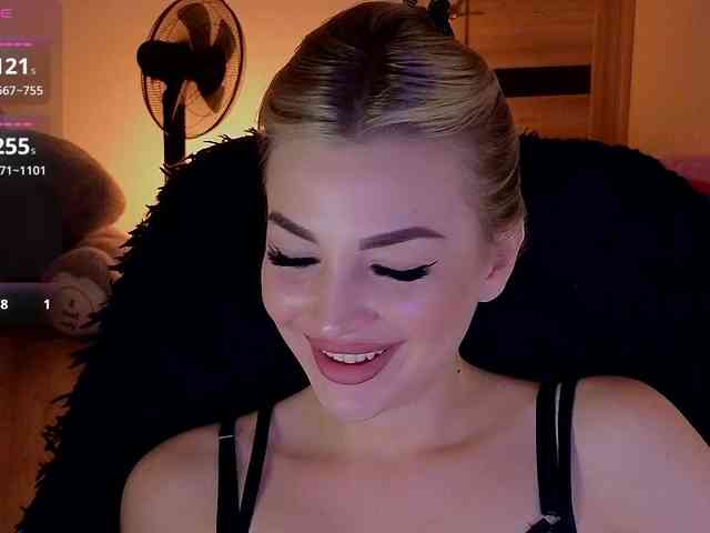 MilanaOmgReal webcam