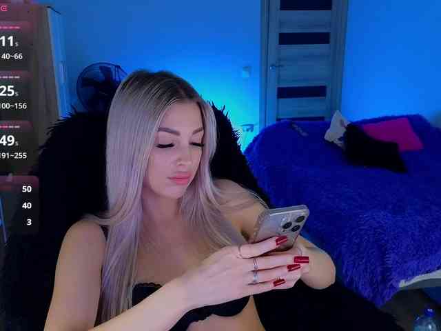 MilanaOmgReal webcam