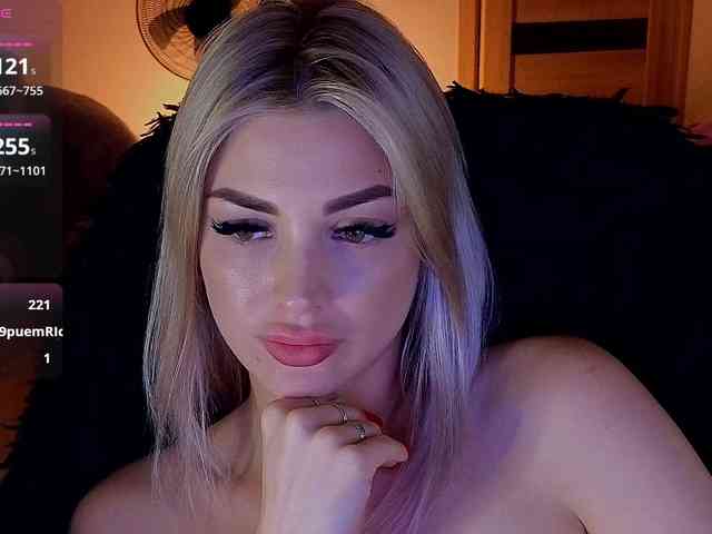 MilanaOmgReal webcam
