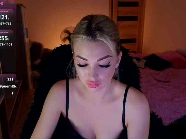 MilanaOmgReal webcam