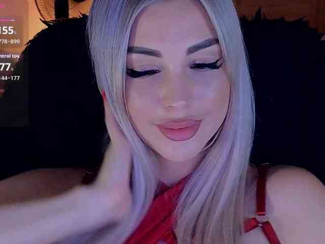 MilanaOmgReal webcam