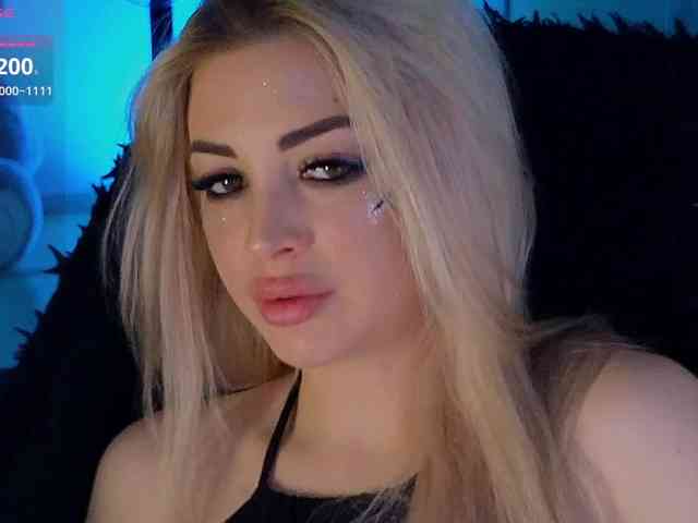 MilanaOmgReal webcam