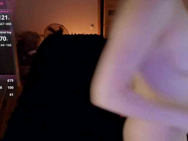 MilanaOmgReal webcam