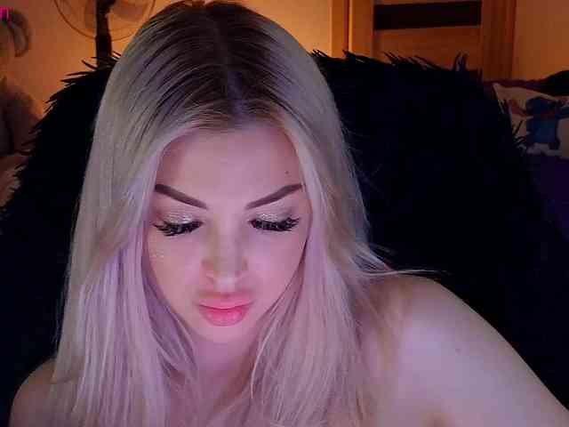 MilanaOmgReal webcam