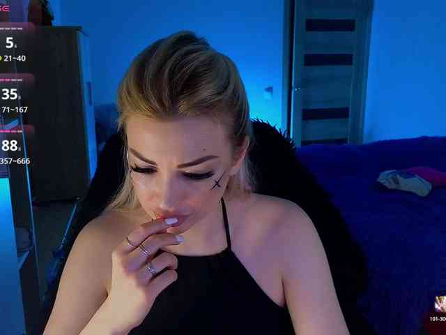 MilanaOmgReal webcam