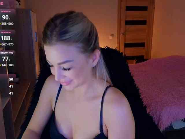 MilanaOmgReal webcam
