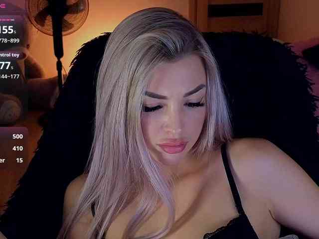 MilanaOmgReal webcam